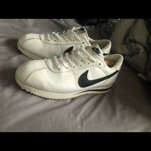 Nike Cortez’s Sz 10